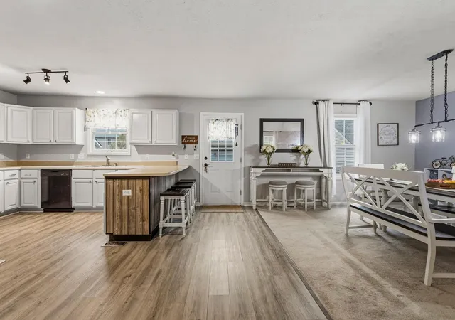 Photo 3 of Single family home for sale at 1314 Montgomery St, Urbana, IL 61802 | MLS# 12762209 | Listing updated on 2026-09-24
