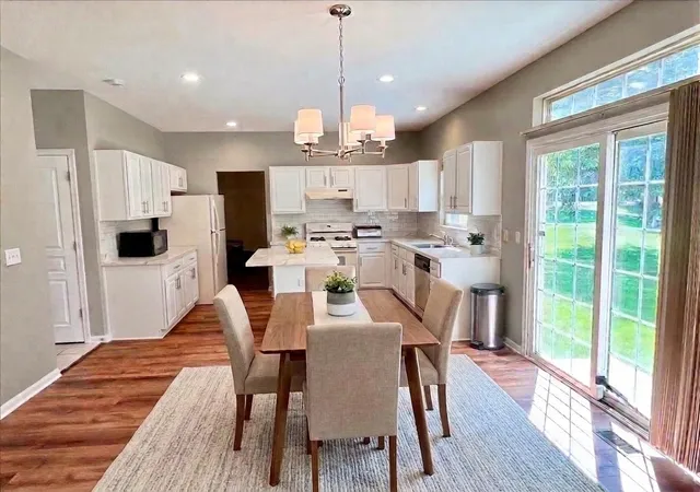 Photo 3 of Single family home for sale at 650 Glenbrook Rd, Crystal Lake, IL 60012 | MLS# 12762217 | Listing updated on 2026-09-25