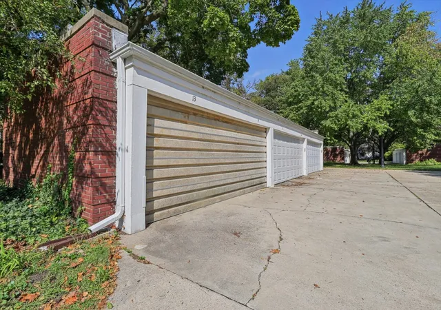 Listing Photo 5 - Condo for sale in building located at 1510 S Race St, Urbana, IL 61801 - Unit #4