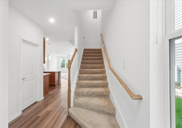 Photo 3 of Townhouse for sale at 162 Waverly Ct, Bloomingdale, IL 60108 | MLS# 12762220 | Listing updated on 2026-10-10
