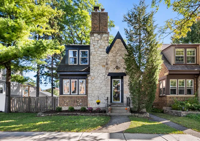 Single family home for sale at 3135 Elm Ave, Brookfield, IL 60513 | MLS# 12762222