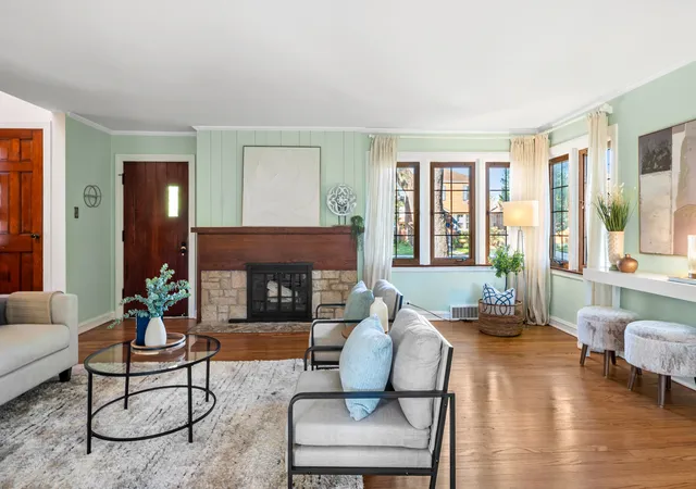 Photo 2 of Single family home for sale at 3135 Elm Ave, Brookfield, IL 60513 | MLS# 12762222 | Listing updated on 2026-10-06