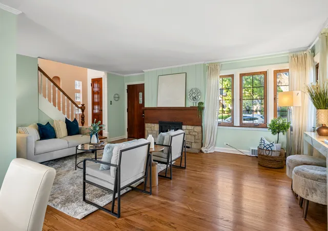Photo 4 of Single family home for sale at 3135 Elm Ave, Brookfield, IL 60513 | MLS# 12762222 | Listing updated on 2026-10-06