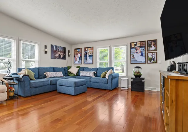 Photo 4 of Single family home for sale at 22 Geneva Ct, Bloomington, IL 61704 | MLS# 12762226 | Listing updated on 2026-09-25