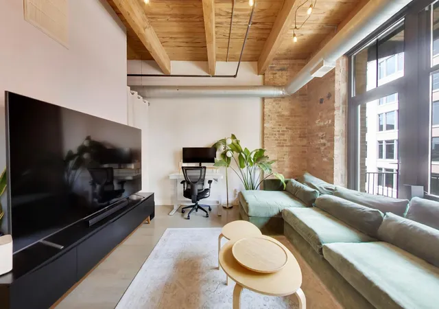 Photo 3 of Condo for sale at 625 W Jackson Blvd #512, Chicago, IL 60661 | MLS# 12762229 | Listing updated on 2026-09-23