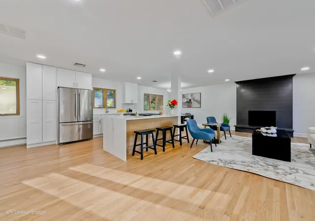 Photo 3 of Single family home for sale at 404 Tomah Ave, Prospect Heights, IL 60070 | MLS# 12762236 | Listing updated on 2026-10-07