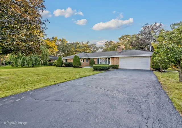 Photo 2 of Single family home for sale at 404 Tomah Ave, Prospect Heights, IL 60070 | MLS# 12762236 | Listing updated on 2026-10-07