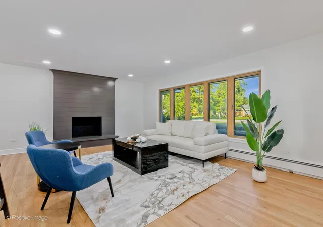 Photo 4 of Single family home for sale at 404 Tomah Ave, Prospect Heights, IL 60070 | MLS# 12762236 | Listing updated on 2026-10-08