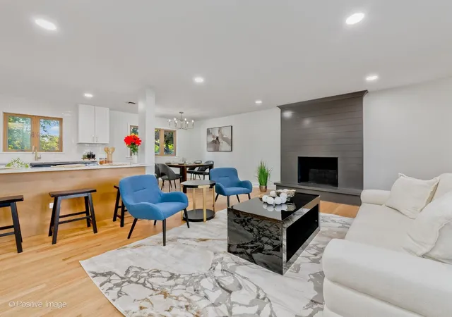 Photo 3 of Single family home for sale at 404 Tomah Ave, Prospect Heights, IL 60070 | MLS# 12762236 | Listing updated on 2026-10-08