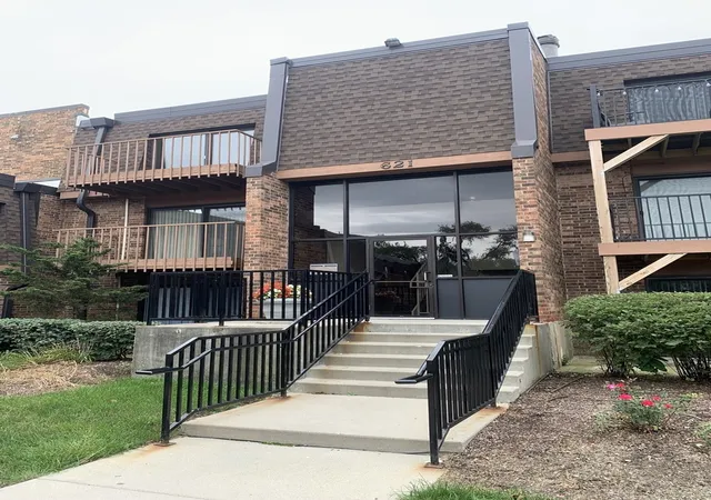 Photo 3 of Condo for sale at 621 Tralee Ct #3A, Schaumburg, IL 60193 | MLS# 12762238 | Listing updated on 2026-09-20