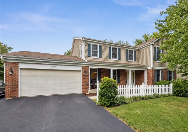Single family home for sale at 2701 Old Ml Ln, Rolling Meadows, IL 60008 | MLS# 12762241
