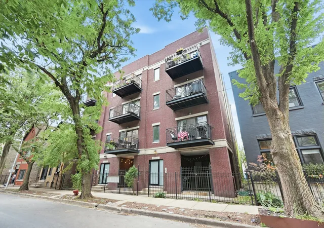 Photo 1 of Condo for sale at 524 N Hermitage Ave #2, Chicago, IL 60622 | MLS# 12762248 | Listing updated on 2026-09-20