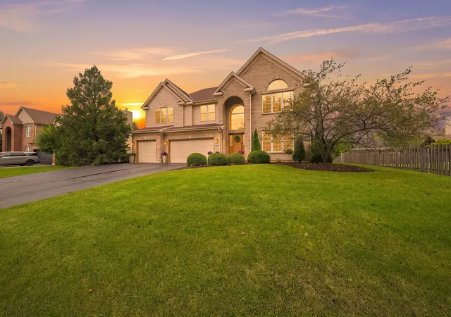 Photo 3 of Single family home for sale at 3630 White Deer Dr, Algonquin, IL 60102 | MLS# 12762252 | Listing updated on 2026-09-29