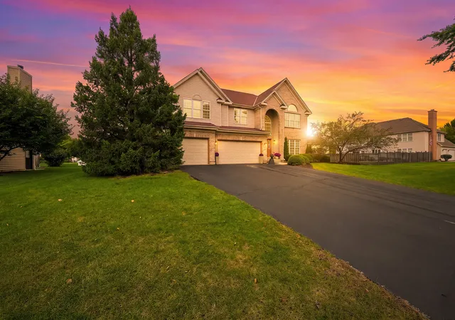 Photo 3 of Single family home for sale at 3630 White Deer Dr, Algonquin, IL 60102 | MLS# 12762252 | Listing updated on 2026-10-08