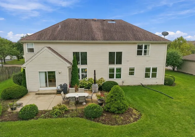 Photo 4 of Single family home for sale at 3630 White Deer Dr, Algonquin, IL 60102 | MLS# 12762252 | Listing updated on 2026-10-08