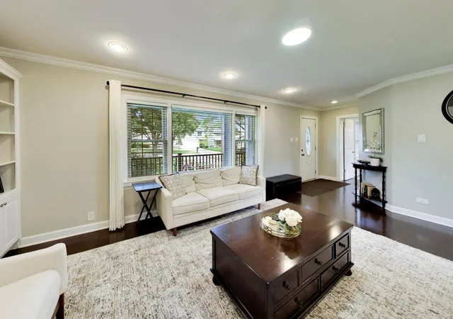 Photo 4 of Single family home for sale at 341 W Morris Ave, Lombard, IL 60148 | MLS# 12762254 | Listing updated on 2026-09-27