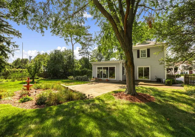 Photo 3 of Land for sale at 839 Huber Ln, Glenview, IL 60025 | MLS# 12762260 | Listing updated on 2026-09-23
