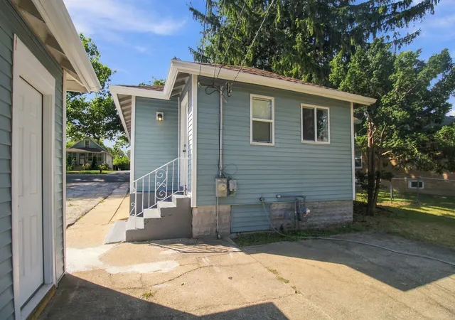 Photo 4 of Sale Pending at 217 N Warwick Ave, Westmont, IL 60559 | MLS# 12762276 | Listing updated on 2026-09-23