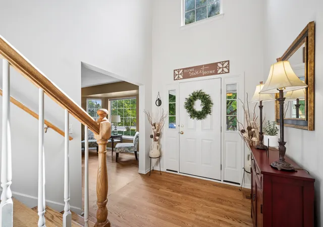 Photo 3 of Single family home for sale at 2105 Bent Tree Dr, Geneva, IL 60134 | MLS# 12762281 | Listing updated on 2026-09-24