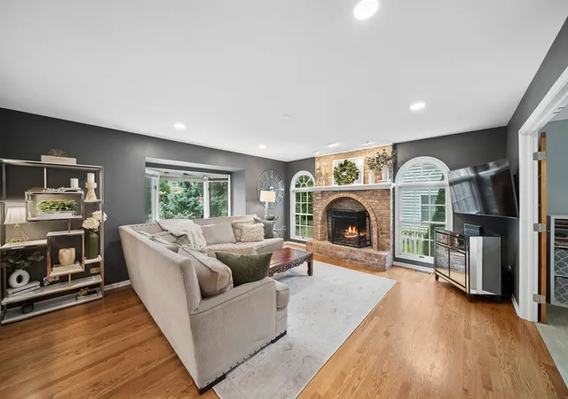 Photo 3 of Single family home for sale at 1356 Green Pheasant Ln, Batavia, IL 60510 | MLS# 12762282 | Listing updated on 2026-09-30