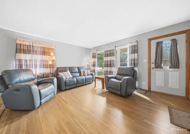 Photo 3 of Single family home for sale at 6314 W 85th Street, Burbank, IL 60459 | MLS# 12762287 | Listing updated on 2026-09-24