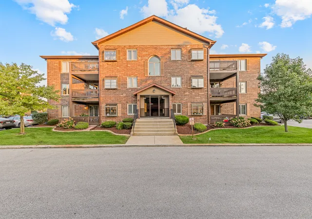 Condo for sale at 6419 Oak Forest Ave #1N, Tinley Park, IL 60477 | MLS# 12762299