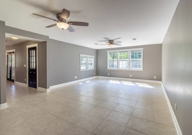 Photo 3 of Single family home for sale at 1591 N Reed Sta Rd, Carbondale, IL 62901 | MLS# 12762305 | Listing updated on 2026-09-24