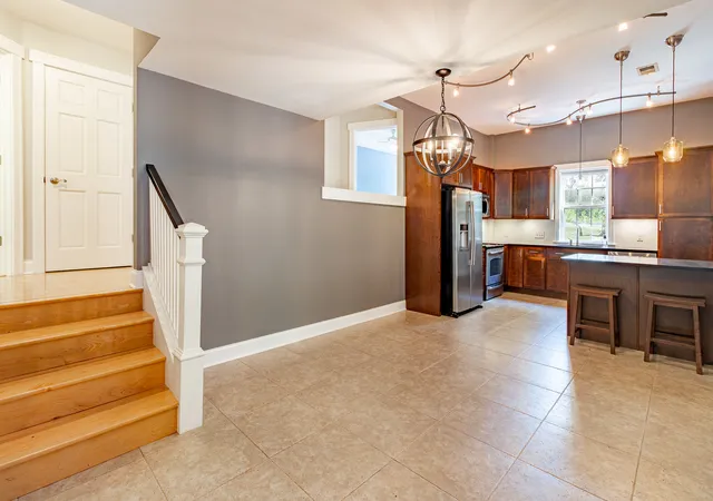 Photo 4 of Single family home for sale at 1591 N Reed Sta Rd, Carbondale, IL 62901 | MLS# 12762305 | Listing updated on 2026-09-24