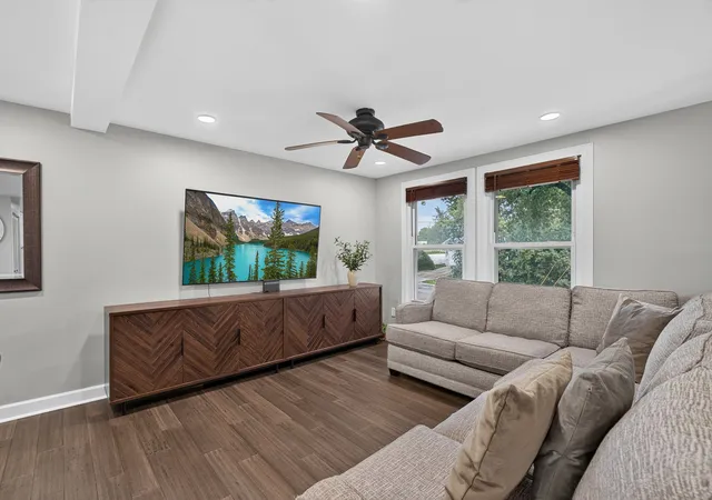Photo 3 of Single family home for sale at 1521 Surrey Rd, Batavia, IL 60510 | MLS# 12762306 | Listing updated on 2026-09-30