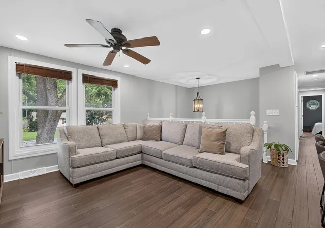 Photo 3 of Single family home for sale at 1521 Surrey Rd, Batavia, IL 60510 | MLS# 12762306 | Listing updated on 2026-09-30