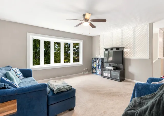 Photo 3 of Single family home for sale at 1243 Rick Ct, Joliet, IL 60431 | MLS# 12762318 | Listing updated on 2026-09-23