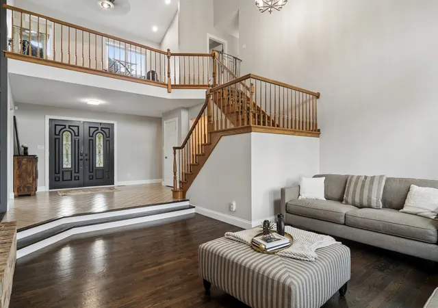 Photo 4 of Single family home for sale at 21680 Cambridge Dr, Kildeer, IL 60047 | MLS# 12762330 | Listing updated on 2026-10-04