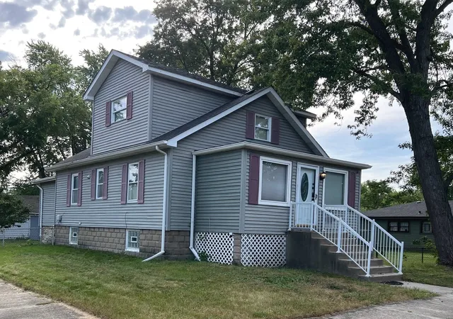 Photo 1 of Single family home for sale at 14501 Saint Louis Ave, Midlothian, IL 60445 | MLS# 12762336 | Listing updated on 2026-10-08