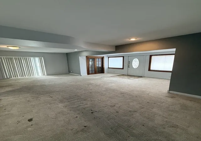 Photo 3 of Single family home for sale at 14501 Saint Louis Ave, Midlothian, IL 60445 | MLS# 12762336 | Listing updated on 2026-10-08