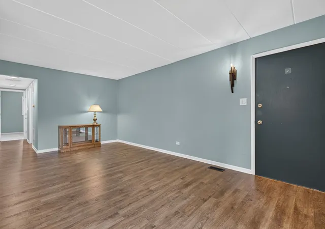 Photo 4 of Condo for sale at 15110 Evergreen Dr #1C, Orland Park, IL 60462 | MLS# 12762338 | Listing updated on 2026-09-21