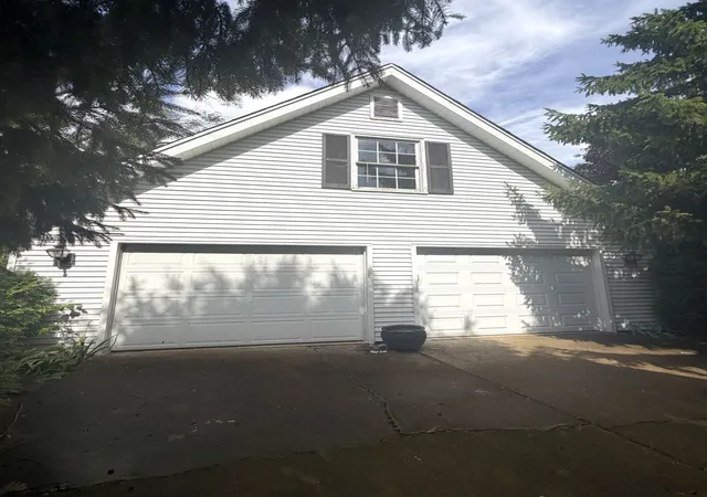 Photo 3 of Single family home for sale at 6510 Southbury Ct, Lisle, IL 60532 | MLS# 12762344 | Listing updated on 2026-09-24