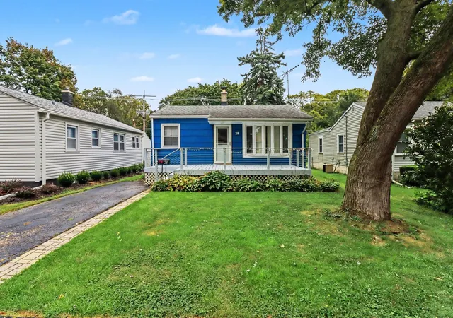 Photo 1 of Single family home for sale at 28 Kildare Ave, Joliet, IL 60433 | MLS# 12762348 | Listing updated on 2026-09-20