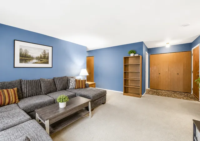 Photo 3 of Townhouse for sale at 1059 Southbury Ln, Wheeling, IL 60090 | MLS# 12762353 | Listing updated on 2026-09-23