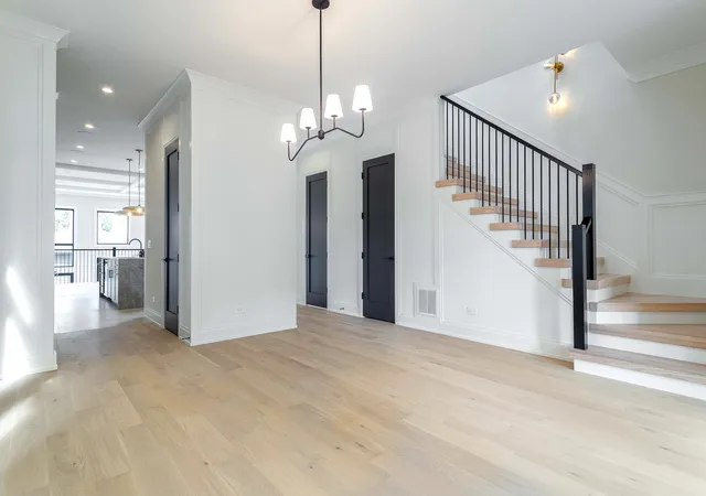 Photo 4 of Single family home for sale at 1716 W Berwyn Ave, Chicago, IL 60640 | MLS# 12762354 | Listing updated on 2026-09-28