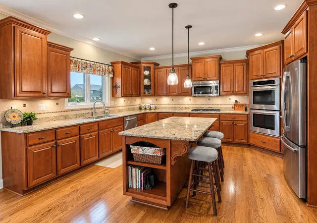 Photo 1 of Single family home for sale at 2016 Edgeview Dr, New Lenox, IL 60451 | MLS# 12762359 | Listing updated on 2026-09-22