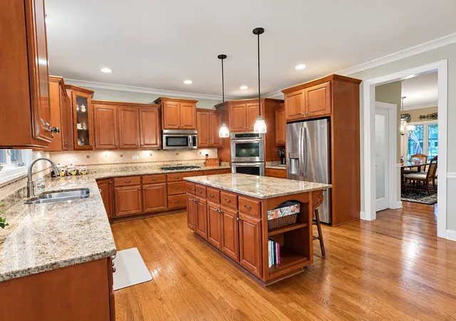 Photo 2 of Single family home for sale at 2016 Edgeview Dr, New Lenox, IL 60451 | MLS# 12762359 | Listing updated on 2026-09-22