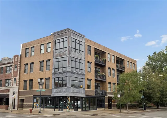 Condo for sale at 2116 W Cullom Ave #201, Chicago, IL 60618 | MLS# 12762360