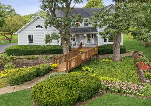 Photo 3 of Single family home for sale at 2146 Oak Ct, Naperville, IL 60565 | MLS# 12762368 | Listing updated on 2026-09-24