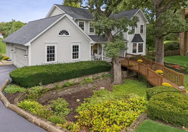 Photo 3 of Single family home for sale at 2146 Oak Ct, Naperville, IL 60565 | MLS# 12762368 | Listing updated on 2026-09-24