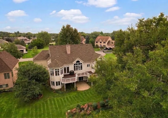 Photo 4 of Single family home for sale at 25022 W Palmer Ct, Antioch, IL 60002 | MLS# 12762369 | Listing updated on 2026-10-02