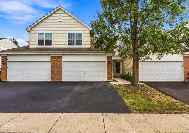 Townhouse for sale at 32455 N Allegheny Way, Lakemoor, IL 60051 | MLS# 12762370
