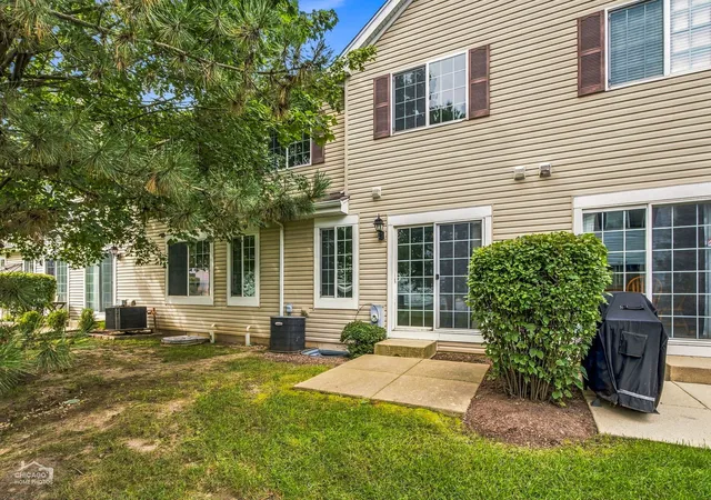 Photo 3 of Townhouse for sale at 32455 N Allegheny Way, Lakemoor, IL 60051 | MLS# 12762370 | Listing updated on 2026-10-06