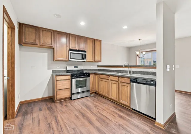 Photo 4 of Townhouse for sale at 32455 N Allegheny Way, Lakemoor, IL 60051 | MLS# 12762370 | Listing updated on 2026-10-06