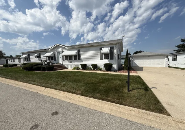 Manufactured home for sale at 22738 S Ridge Ln, Frankfort, IL 60423 | MLS# 12762374