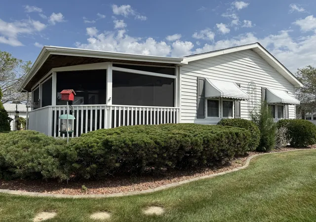 Photo 2 of Manufactured home for sale at 22738 S Ridge Ln, Frankfort, IL 60423 | MLS# 12762374 | Listing updated on 2026-10-01